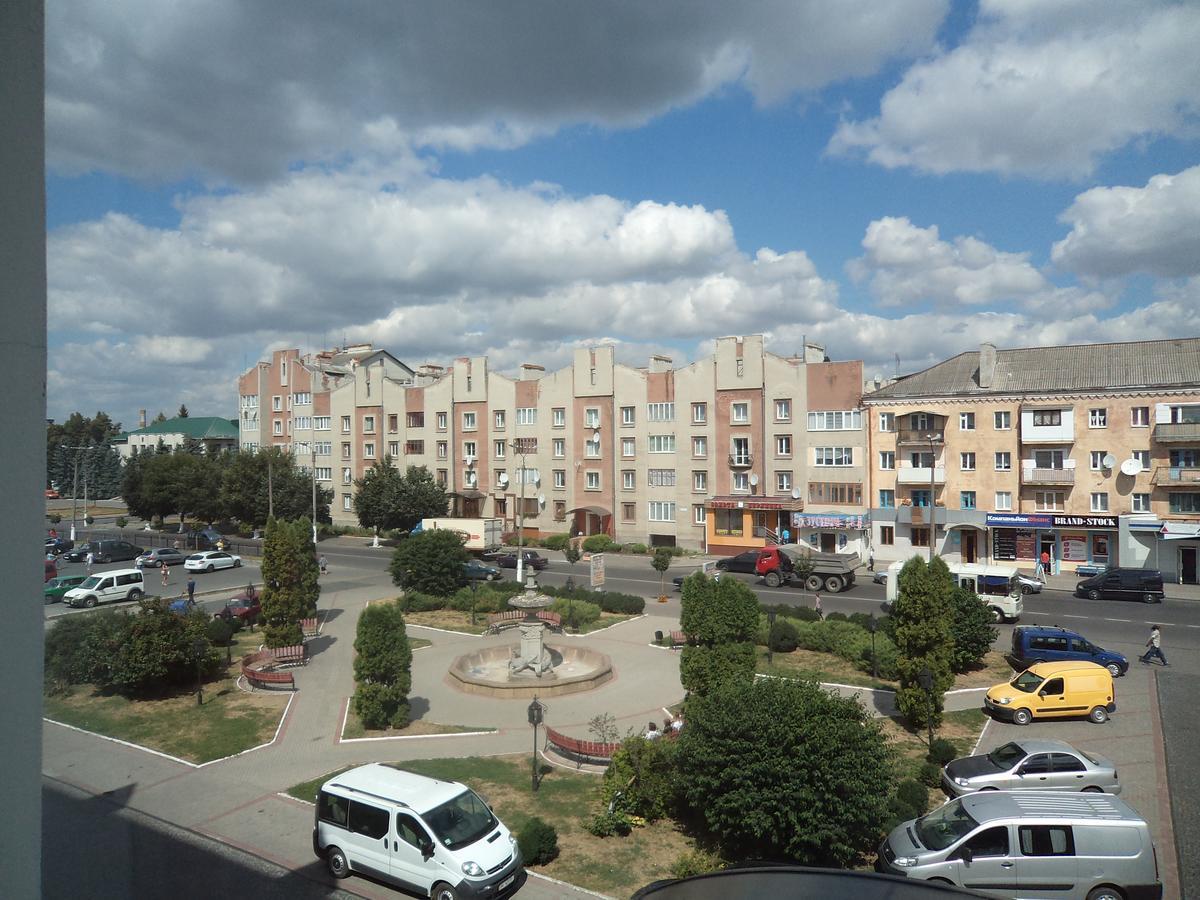 Готель "Дубно" Exterior foto